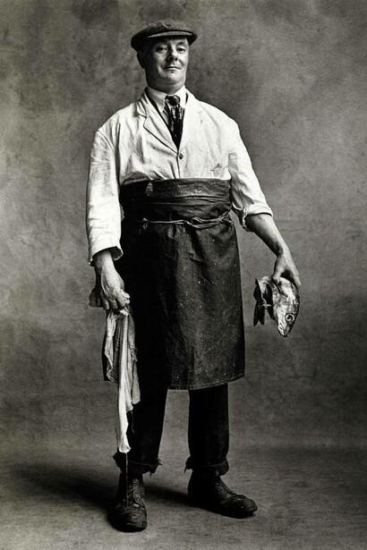 Irving Penn, Pescivendolo, Londra / Fishmonger, London 1950 Irving Penn | Fishmonger, London, 1950 | © Condé Nast 
