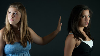 Gelosia, un tarlo che rosicchia la tavola della vita