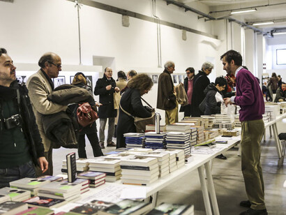 Visitatori e stand degli editori
