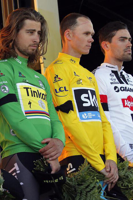Peter Sagan, Chris Froome e Tom Dumoulin raccolti in silenzio per le vittime di Nizza