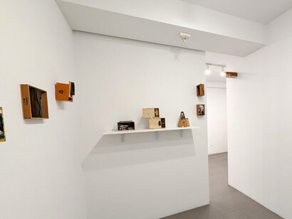 Wallace Bowling, Ensemble, exhibition view. Courtesy of Bert Green Fine Art