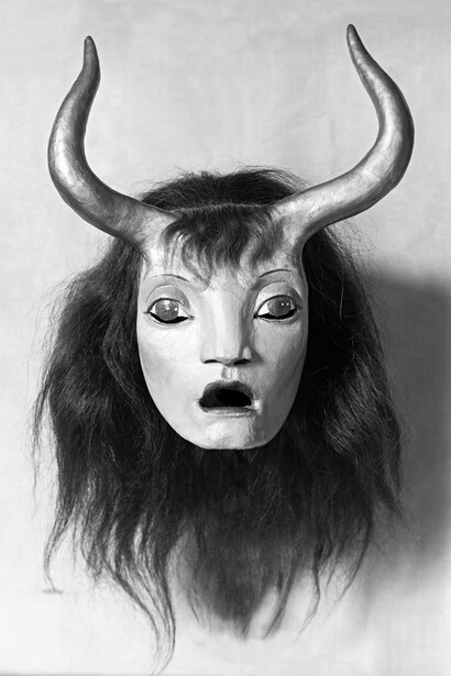 Nelly’s, Masks from the performance of ‘Prometheus Bound’, made by the sculptress Helena Sardeau. Delphi Festival 1930
© Benaki Museum Photographic Archive
