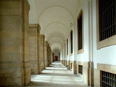 Museo Nacional Centro de Arte Reina Sofía. Soportales
