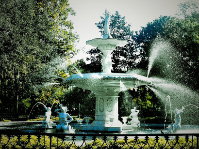 A fountain in Forsyth Park, Savannah, Georgia, USA © Photo by Jane Ammeson