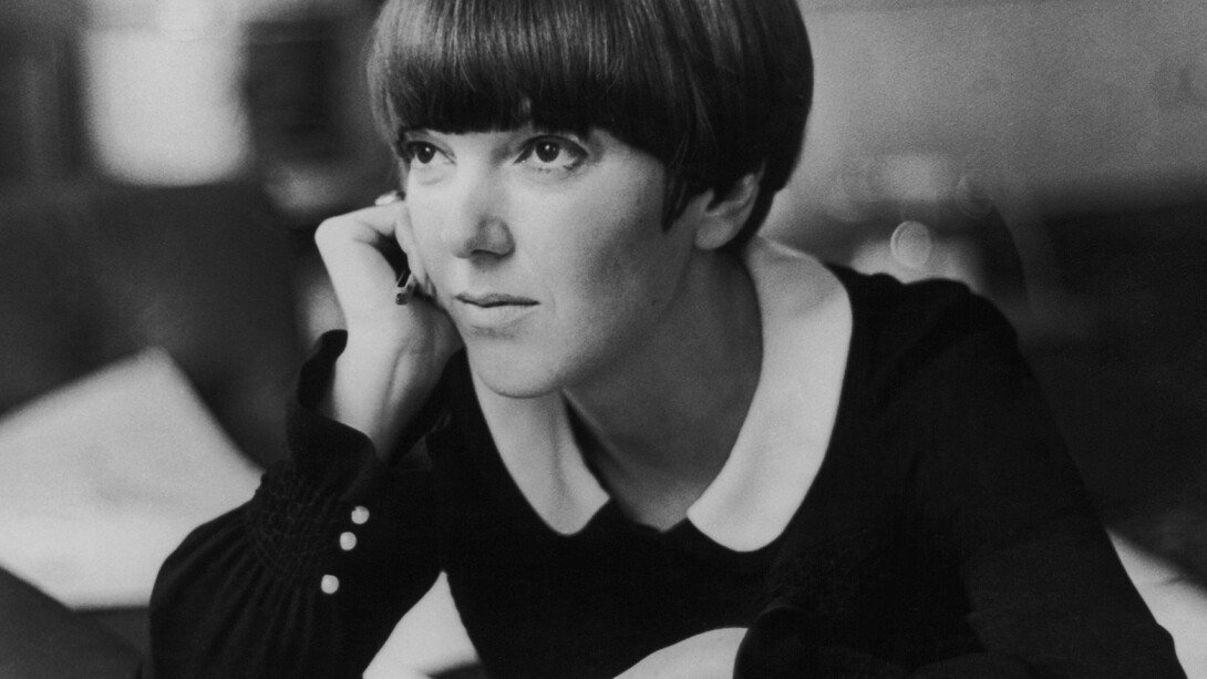 Mary Quant at her apartment in Draycott Place, Chelsea, London, c.1965 © Keystone-France/Gamma-Keystone/Getty Images
