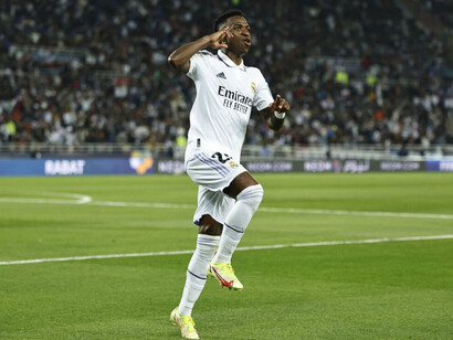 O jogador carioca Vinicius Junior, conhecido como Vini Jr., tem 22 anos e atualmente joga como ponta-esquerda pela Seleção Brasileira e o clube Real Madrid