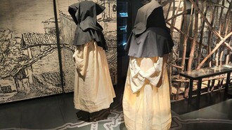  Los aquelarres solían tener lugar en la Cueva de Zugarramurdi, un impresionante enclave natural que se convirtió en el epicentro de la leyenda. Museo de las Brujas, Zugarramurdi, Navarra, España