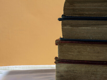 El arte, reducido a concursos y fondos insuficientes, ha perdido su misión de educar y acompañar el pensamiento colectivo