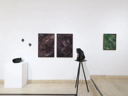 Artisti vari, Embryonic journey, vista della mostra. Per gentile concessione della Richard Saltoun Gallery