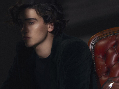 Michele ci invita a non ignorare il buio, ma a conviverci come unica mossa di accettazione salvifica, foto Roberto Chierici