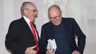 Bruno Scapini, ex ambasciatore, scrittore, diplomatico, in una foto con l'attore e regista Carlo Verdone