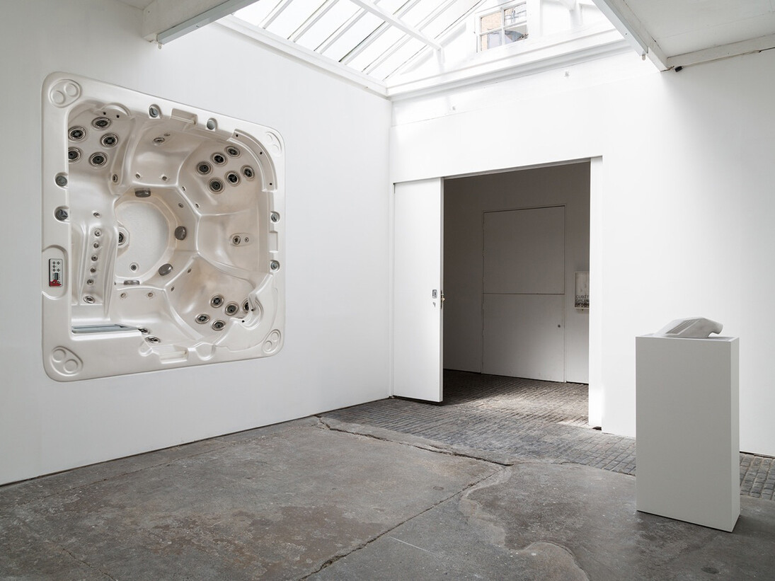 Aaron Flint Jamison, Exhibition view at CUBITT Gallery, London, 2013 © All rights reserved, Courtesy Air de Paris, Paris
