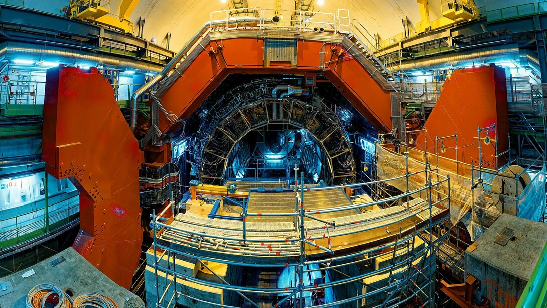 Interior del Gran Colisionador de Hadrones (LHC) en Ginebra, Suiza