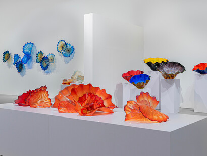 Dale Chihuly, Chihuly: four decades of iconic work, exhibition view. Courtesy of Leila Heller Gallery 