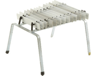 14 Structures sonores et pédagogiques
Bernard (*1917) und François (*1920) Baschet1977/1983ParisStahl, Nirosta-Stahl, Eisen, Duralumin, Glas, Glasfiber, Pappe, Kunststoff, Schaumstoffdiverse Größen; D Schalltrichter 68 cm