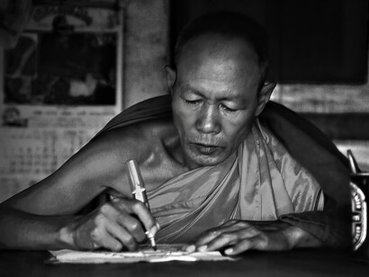A diligent monk, foto Sergio Pessolano