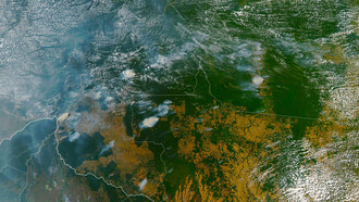 Fotografía de satélite de la Amazonia donde se ven los fuegos que asolan la región 