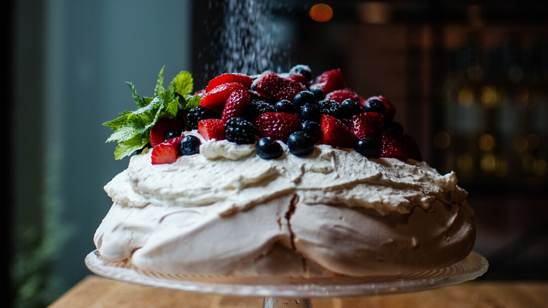 La pavlova es un postre elegante y ligero que ha conquistado paladares en todo el mundo