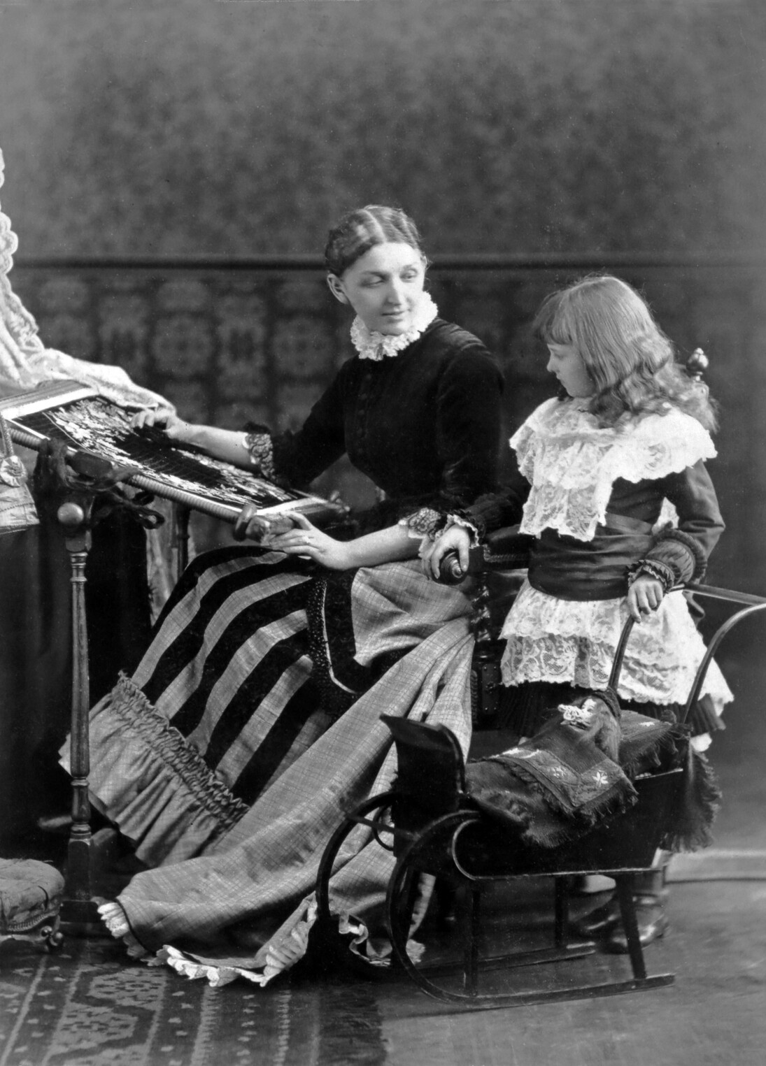 Notman & Sandham, Mme Harvey et son enfant, Montreal, QC, 1880, Musee McCord, II-55799.1