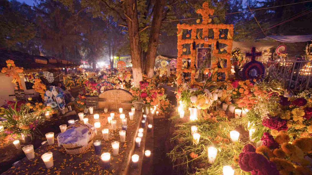 Cimitero messicano nel Dia de los muertos
