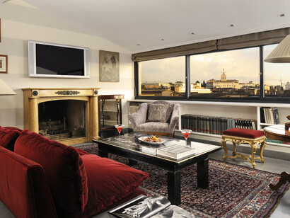 Hotel Inghilterra. Penthouse living panorama