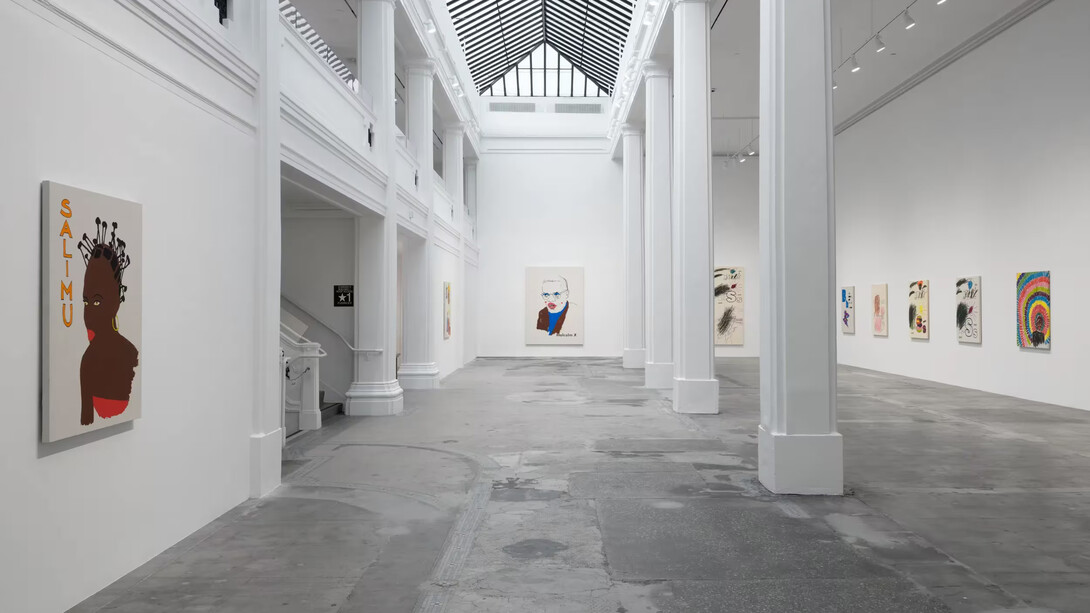 Glenn Ligon, Sit so your back isn’t against the door, exhibition view. Courtesy of Hauser & Wirth Gallery