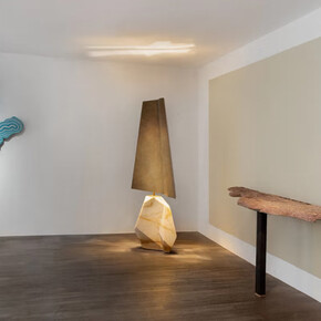 Dialogues. Ingrid Donat X Pierre Jeanneret, exhibition view. Courtesy of Carpenters Workshop Gallery