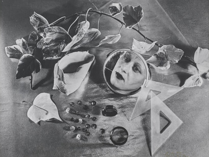 Grete Stern. Autorretrato (Self-Portrait). 1943. Gelatin silver print, printed 1958, 8 11/16 x 11″ (22 x 28 cm). Estate of Horacio Coppola, Buenos Aires © 2015 Estate of Horacio Coppola