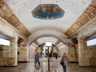 Tomskis Reliefs in der Moskauer Metro Station Novokuznetskaya (ca. 1938-1939)
