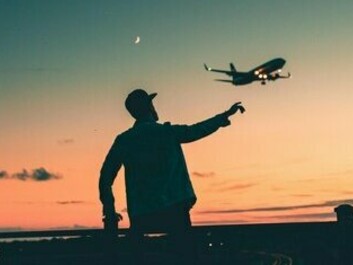 Il ouvre les portes du rêve à tous ceux pour qui la nuit est avare. Il imagine bien combien le volet du rêve a dû être exploité par les surréalistes!  