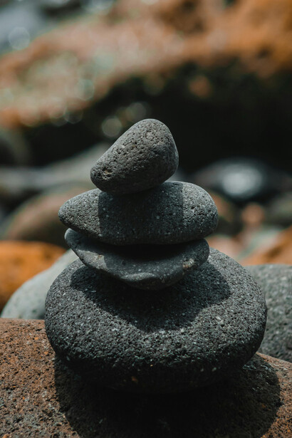 Rocas apiladas en equilibrio