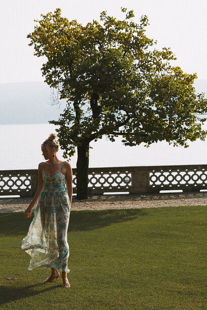 Abito in chiffon motivo sirene color acqua