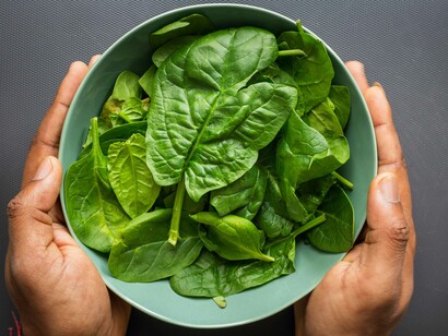 Baby spinach smoothies are drenched in health benefits the likes of which make this vegetable a must for all