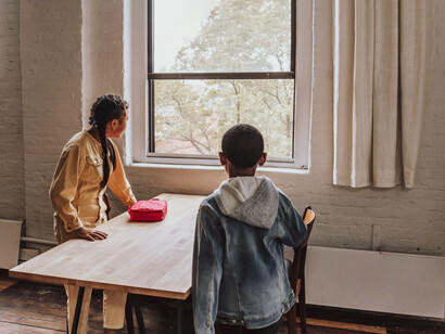 Sin condiciones básicas cubiertas, pedir atención a un niño es exigirle más de lo que su cuerpo y su mente pueden ofrecer