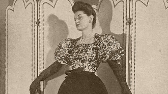 Lolita Laporta posa para una revista con un diseño de Balenciaga