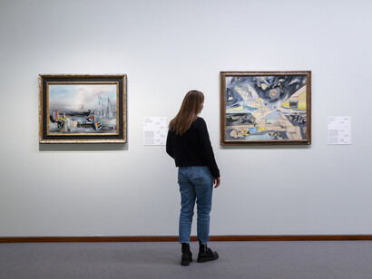 Max Ernst bis Dorothea Tanning. Netzwerke des surrealismus, ausstellungsansicht. Mit freundlicher genehmigung der Alten Nationalgalerie