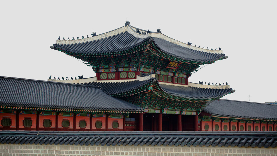 Palácio em Seoul, Coréia do Sul. Saiba as consequências econômicas, políticas e sociais do pós-guerra para as Coreias do Norte e do Sul