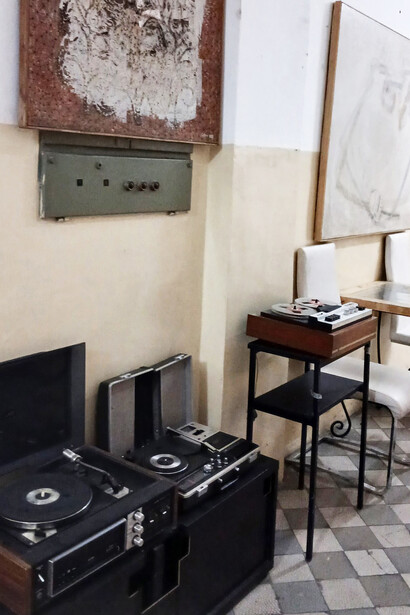 Image of the rooms inside the Discom office in Belgrade, Serbia, along with a display of products available for direct sale