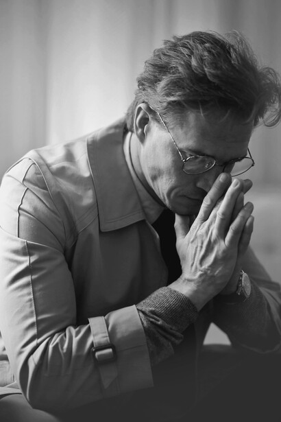  Le posizioni dualistiche tradizionali, che separano mente e corpo, si confrontano oggi con teorie che vedono la coscienza come un prodotto dei processi neurali, come proposto da Daniel Dennett e Antonio Damasio