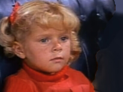 Anissa Jones (1958-1976) fue una actriz infantil estadounidense, famosa por su papel de Buffy Davis . Interpretó al personaje desde los 6 hasta los 12 años, tiempo durante el cual se convirtió en una celebridad infantil. Anissa Jones en la TV serie "Mis adorables sobrinos", 1966-1971