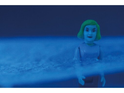 Miwako Iga, Swim Back to Me, 2015, c-print, 60 x 90 cm