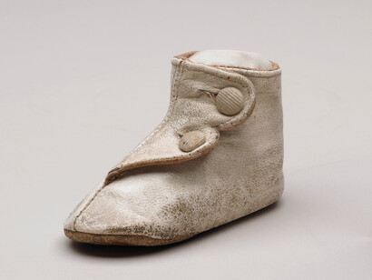 Baby's shoe, copyright National Museums Liverpool
