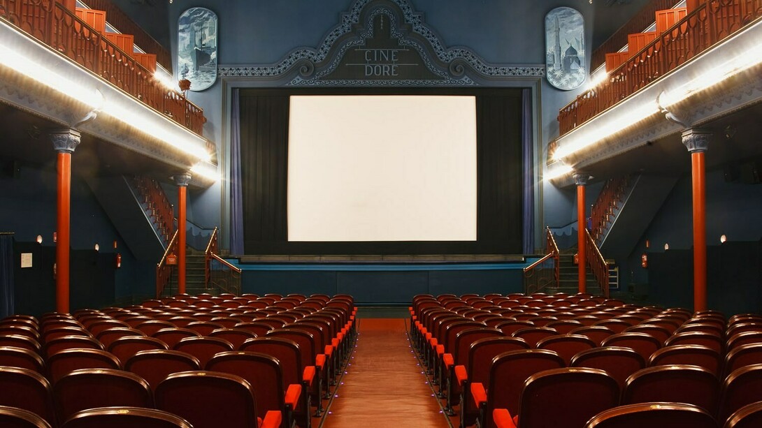 Sala en el cine Doré de Madrid