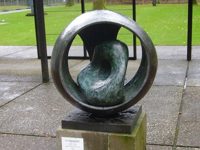 "Sphere with Inner Form", Barbara Hepworth, Museo Kröller-Müller, Otterlo, Paesi Bassi
