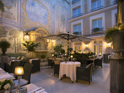 Hotel Castille Paris, Courtyard