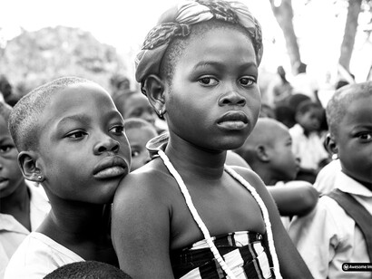 Infibulation. Pour avoir un réel espoir de changer cette coutume insensée, il est nécessaire de rassembler non seulement les femmes, mais aussi les jeunes et les hommes de tous âges