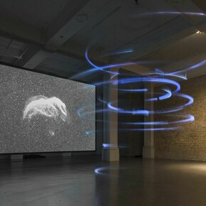 Alicja Kwade, Medium Median, 2016, Installation View, Whitechapel Gallery. Courtesy: The artist & Whitechapel Gallery Photo: Roman Marz 