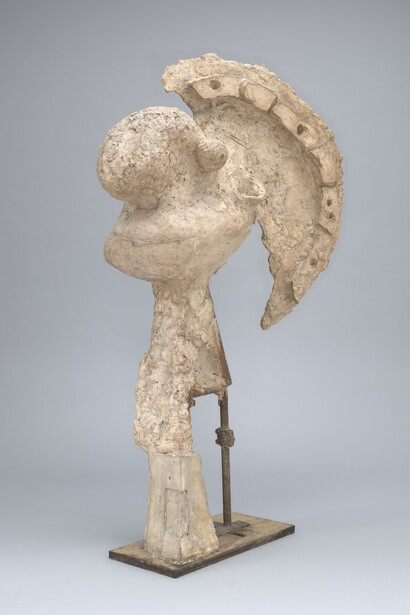 Pablo Picasso (Spanish, 1881–1973), Head of a Warrior. Boisgeloup, 1933., Plaster, metal, and wood. 47 1/2 x 9 3/4 x 27″ (120.7 x 24.9 x 68.8 cm), The Museum of Modern Art, New York, Gift of Jacqueline Picasso in honor of the Museum’s continuous commitment to Pablo Picasso’s art,
© 2015 Estate of Pablo Picasso / Artists Rights Society (ARS), New York
