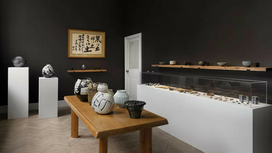 Shimizu Uichi, The language of glaze, exhibition view. Courtesy of Carpenters Workshop Gallery 