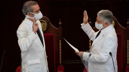 Luis Abinader presta juramento como presidente de la República Dominicana